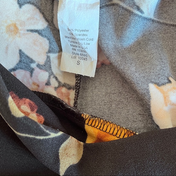 Sensational Collection Black Floral Print Bell Bottom Pants Size S - Picture 6 of 7